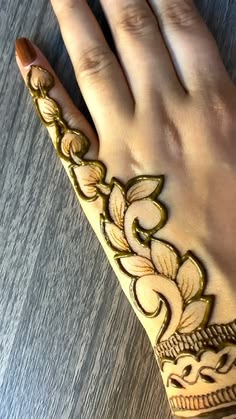 front hand simple mehndi design aesthetic easy and beautiful