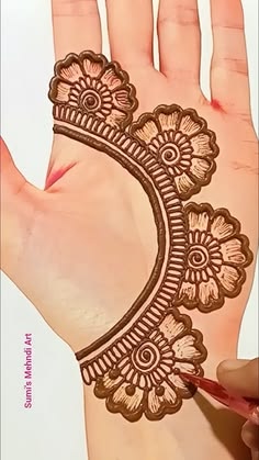 front hand simple mehndi design aesthetic easy and beautiful
