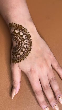 front hand simple mehndi design aesthetic easy and beautiful