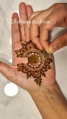 front hand simple mehndi design aesthetic easy and beautiful