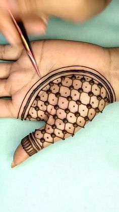 front hand simple mehndi design aesthetic easy and beautiful
