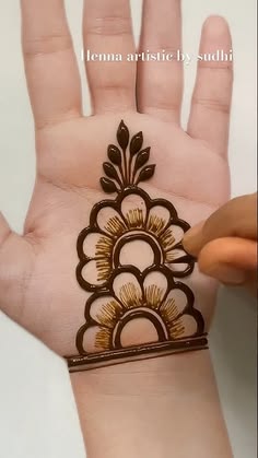 front hand simple mehndi design aesthetic easy and beautiful