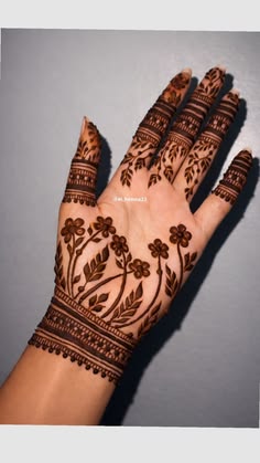 front hand simple mehndi design aesthetic easy and beautiful