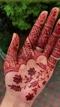front hand simple mehndi design aesthetic easy and beautiful