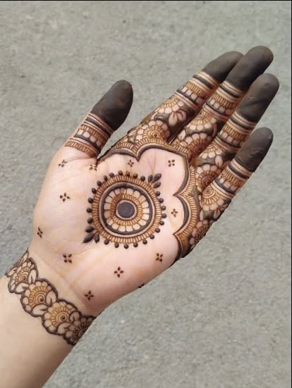 mehendi design simple front hand