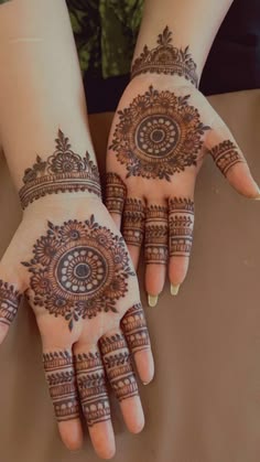 mehendi design simple front hand