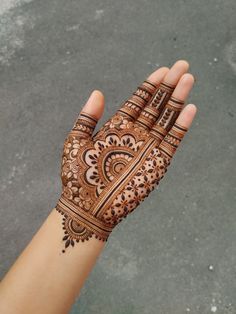 mehendi design simple front hand