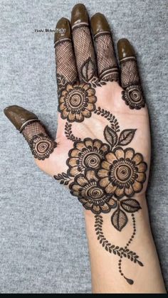 royal front hand mehndi design