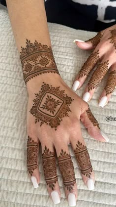 royal front hand mehndi design
