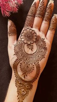 royal front hand mehndi design