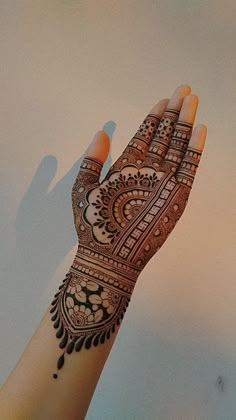 royal front hand mehndi design