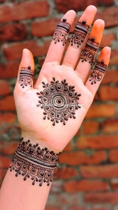 royal front hand mehndi design