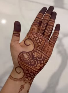 royal front hand mehndi design