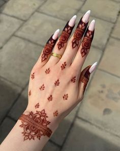 royal front hand mehndi design