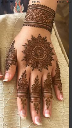 basic easy front hand simple mehndi design