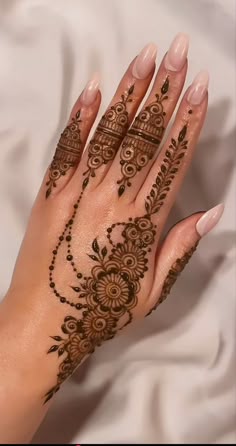 basic easy front hand simple mehndi design