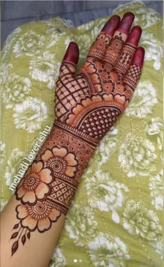basic easy front hand simple mehndi design