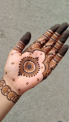 basic easy front hand simple mehndi design