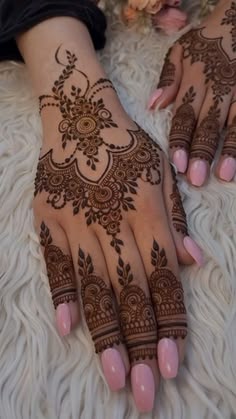 basic easy front hand simple mehndi design