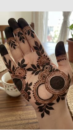basic easy front hand simple mehndi design