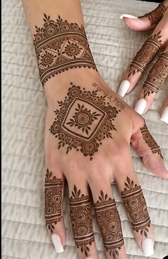 basic easy front hand simple mehndi design