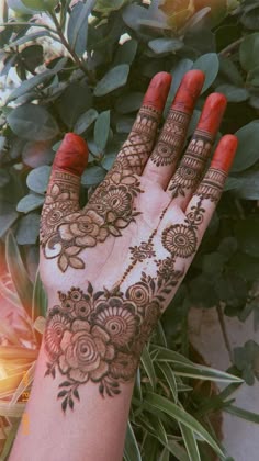 basic easy front hand simple mehndi design