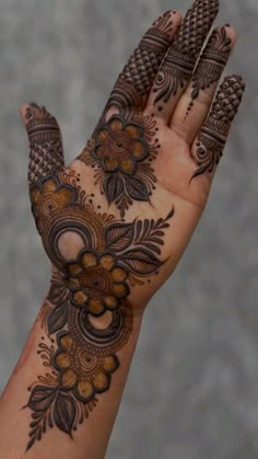 basic easy front hand simple mehndi design