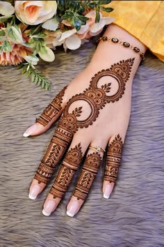 basic easy front hand simple mehndi design