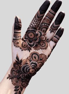 basic easy front hand simple mehndi design
