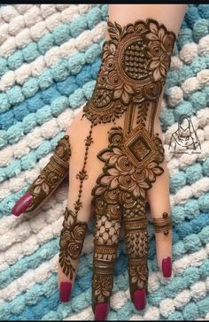 basic easy front hand simple mehndi design