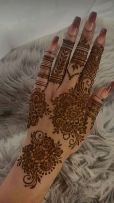 basic easy front hand simple mehndi design