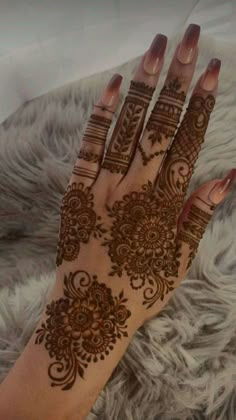 basic easy front hand simple mehndi design