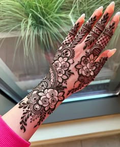 basic easy front hand simple mehndi design