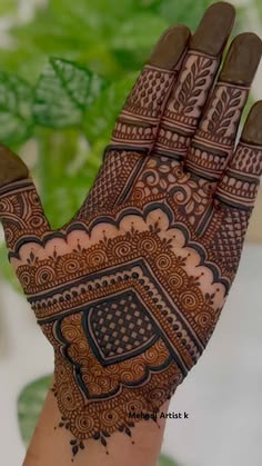 basic easy front hand simple mehndi design