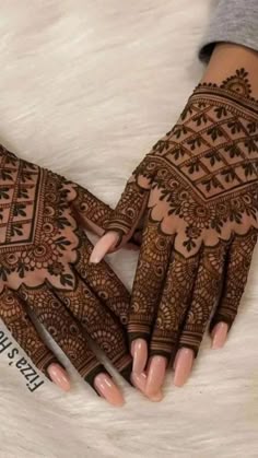 13 back hand mehndi design