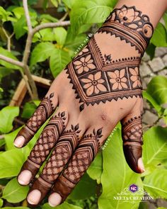 13 back hand mehndi design