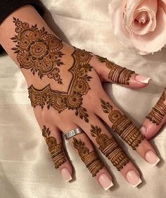 13 back hand mehndi design