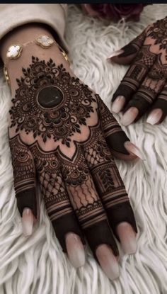 13 back hand mehndi design