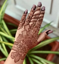 back hand mehndi design girl