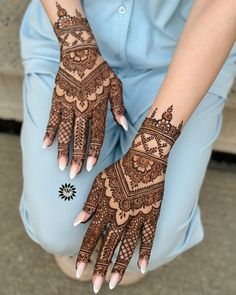 back hand mehndi design girl