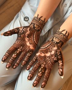 back hand mehndi design girl