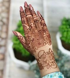 back hand mehndi design girl