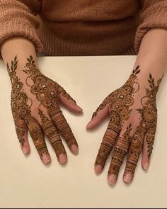 back hand mehndi design girl