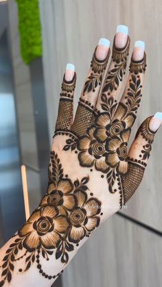 back hand mehndi design girl