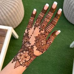 back hand mehndi design girl