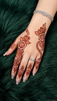 back hand mehndi design girl
