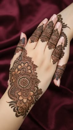 back hand mehndi design girl