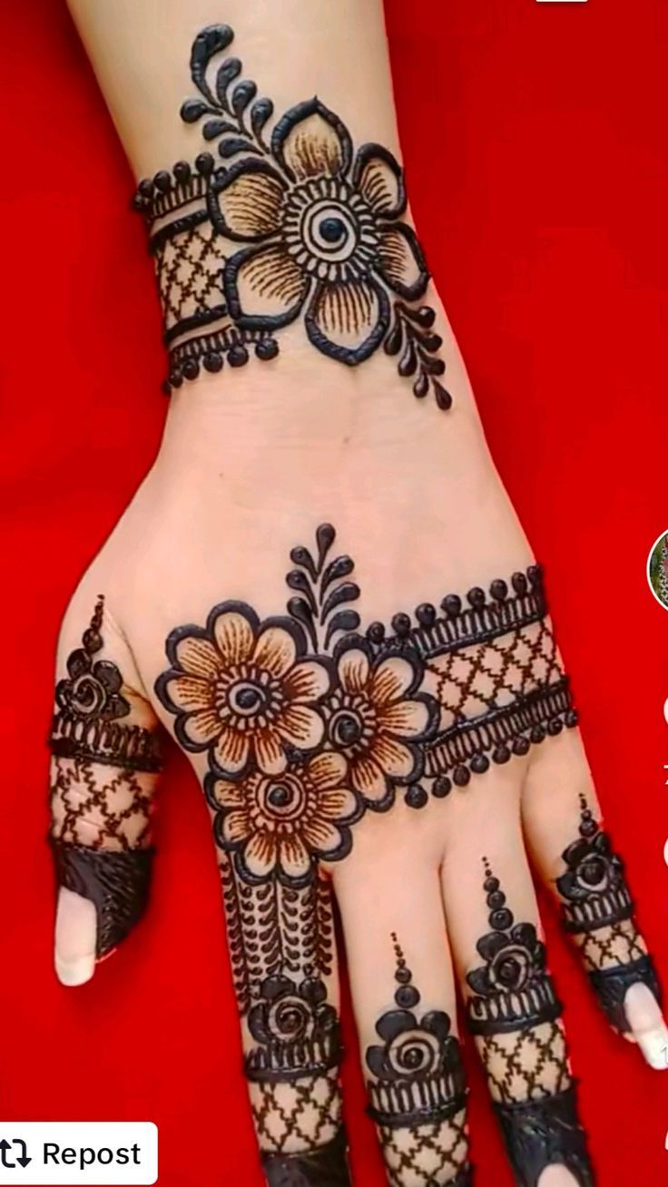 back hand mehndi design girl
