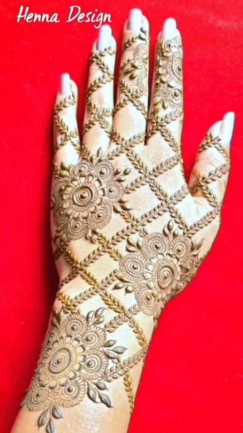 back hand mehndi design girl