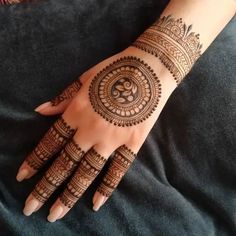 back hand mehndi design girl